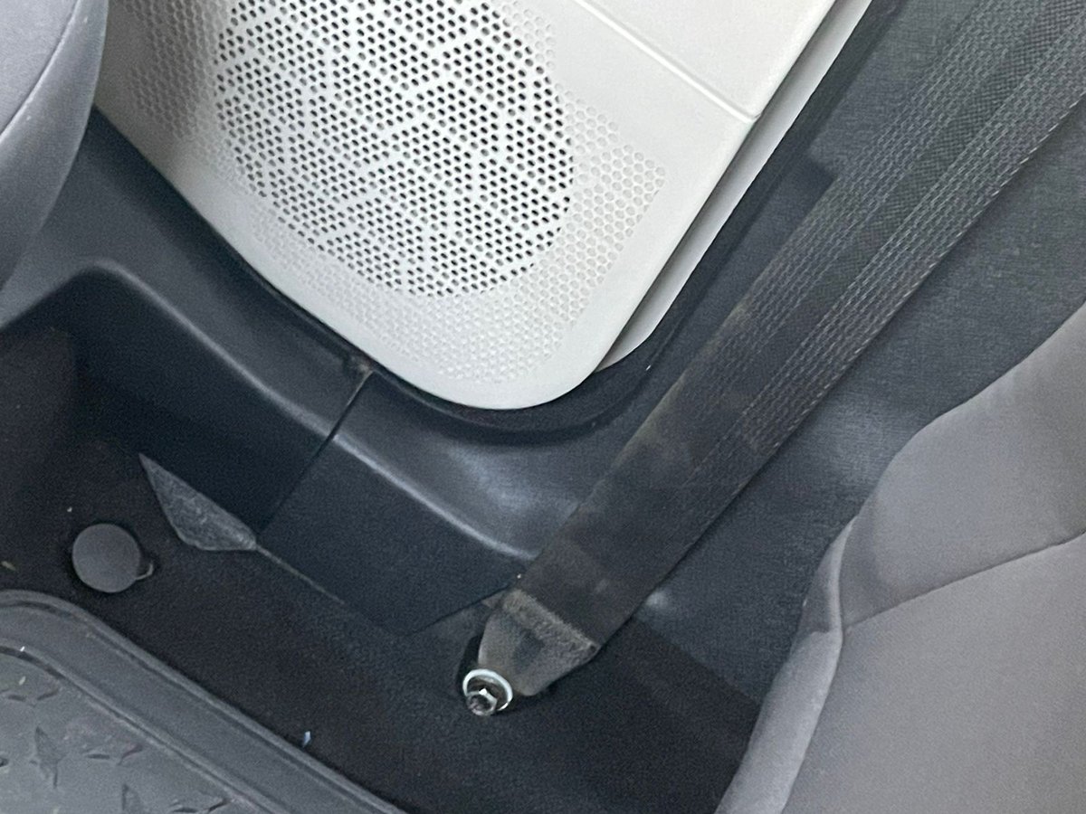 shikhar193's tweet photo. @TataCompanies
 
@TataMotors
 
@tata_cars
 
This is how Tata is doing servicing of the vehicle.
Totally BAD Service.
Despite paying 1800/- for the interior cleaning this is what is delivered.
#badservice #TataMotors https://t.co/kqWLo8dmHh