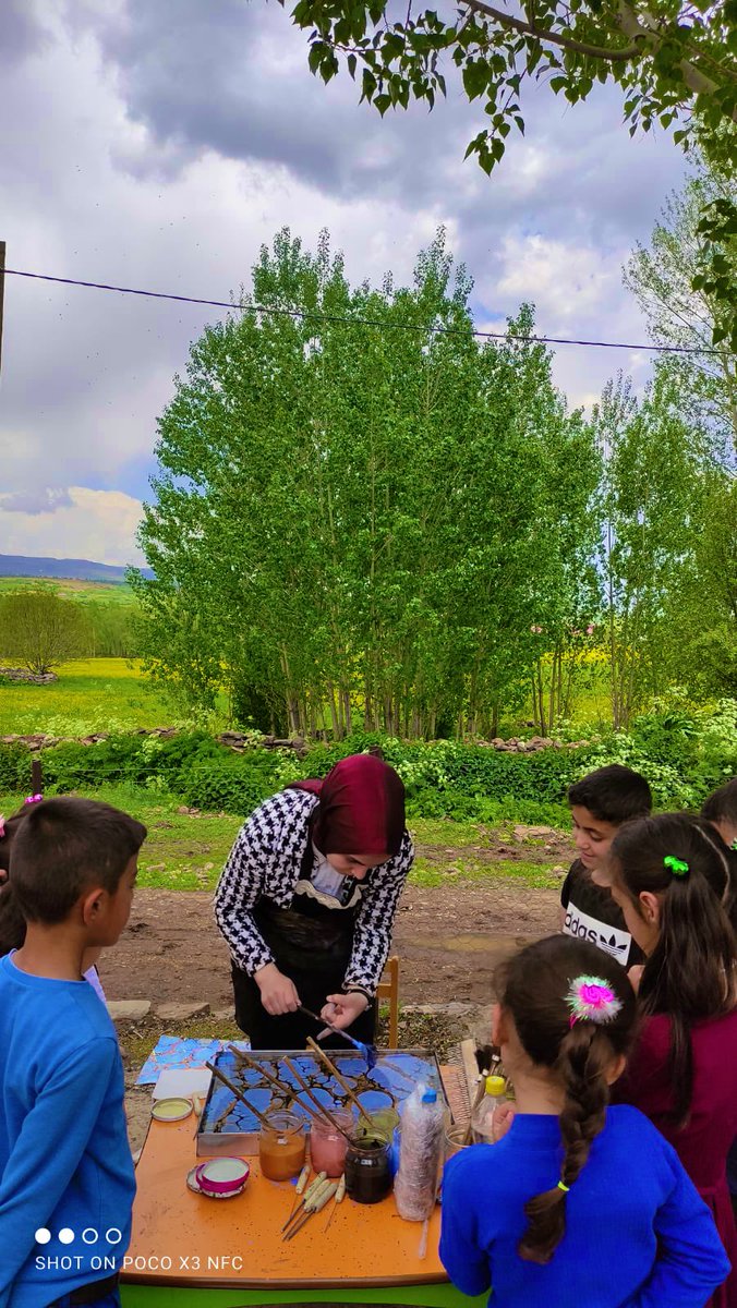 “Suya dokunan sanat:Ebru Sanatı”
Öğrencilerimiz geleneğin çizgisinde, Türk Ebru sanatını deneyimlediler. 
Sanatımız çocuklarımıza emanet.
<a href="/bingolmem/">Bingöl MEM</a> <a href="/KarliovaMEM/">Karlıova İlçe Milli Eğitim Müdürlüğü</a> <a href="/halilyucel6060/">Halil YÜCEL</a> <a href="/Maliyldz12/">Mehmet Ali YILDIZ</a> <a href="/yusuf_tokus/">Yusuf TOKUŞ</a> <a href="/halukcakan12/">HALUK ÇAKAN</a> <a href="/atice_alver/">Atice Alver</a> <a href="/emrahdemrbag23/">Emrah Demirbağ</a> <a href="/Azizbingoll/">Aziz BİNGÖL</a>