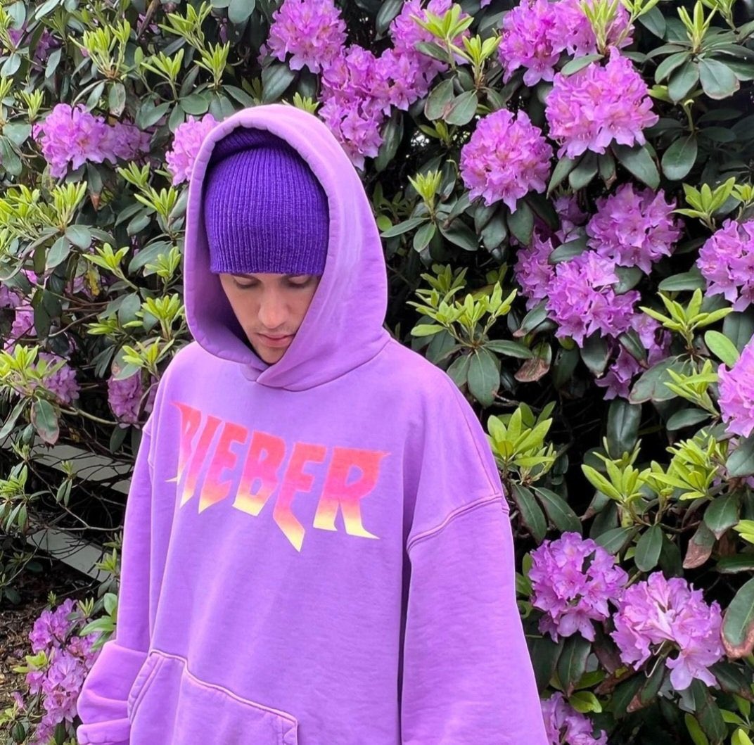 JAILEYSWRLD's tweet photo. Justin Bieber as Hailey Bieber https://t.co/cVPoTUVsSv