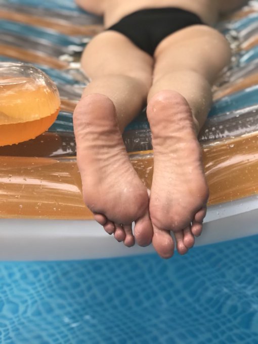 Size 11 to 12 feet for a tall #Mistress. Loving to be able to let them breathe again. #footfetish #footworship<a href="/tag/mistress"class="tags">#Mistress</a><a href="/tag/footfetish"class="tags"><span>#footfetish</span></a><a href="/tag/footworship"class="tags"><span>#footworship</span></a><a href="/tag/footpics"class="tags"><span>#footpics</span></a><a href="/tag/mistresslydiad"class="tags"><span>#mistresslydiad</span></a>