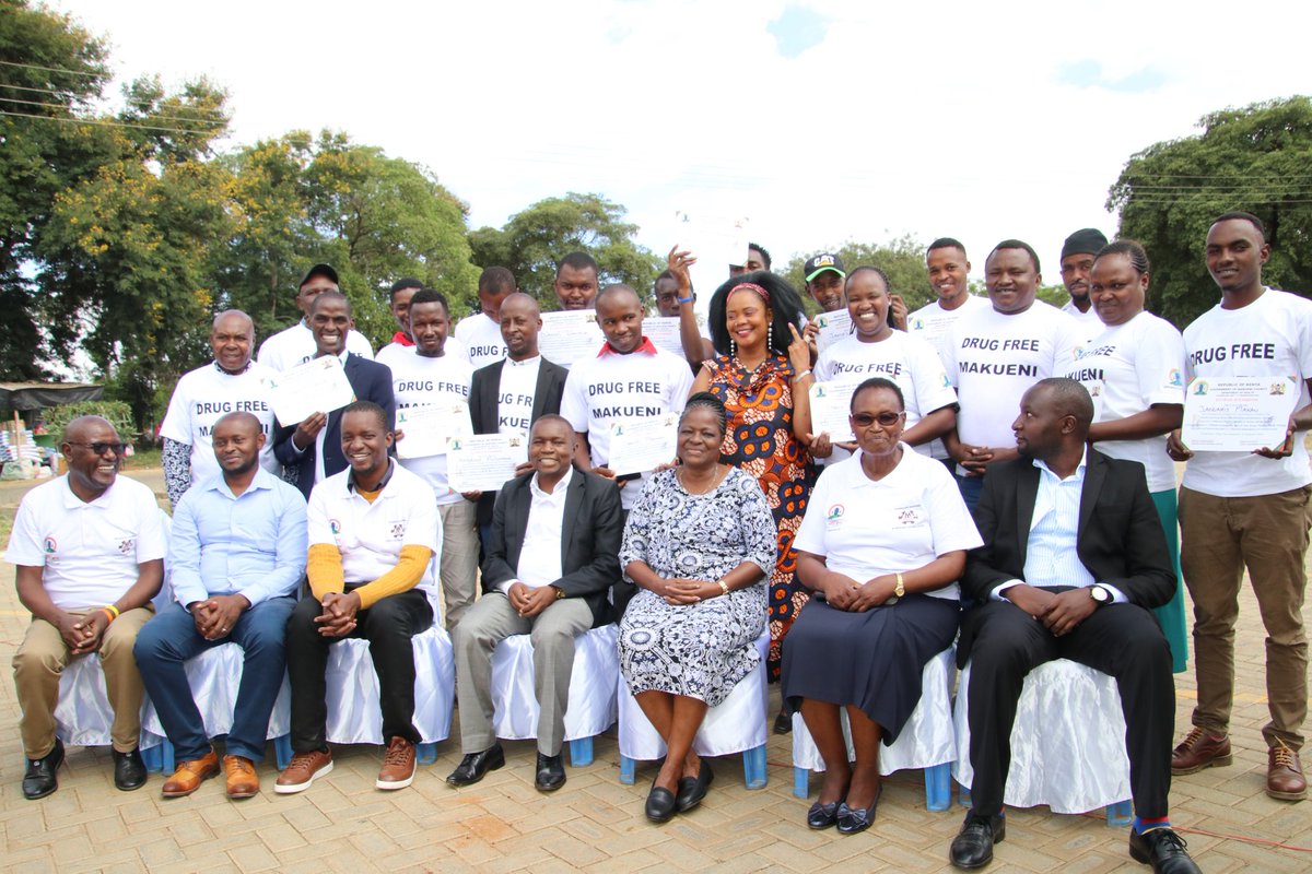 FirstLadyMKN's tweet photo. Commissioned 60 former drug addicts to become champions of drugs and substance abuse after successfully going through the rehabilitation process. Since 2016, we have rehabilitated 500 such addicts. A rehabilitation center is also captured in this year's budget.@governorkibwana https://t.co/bNHW4WnRTC