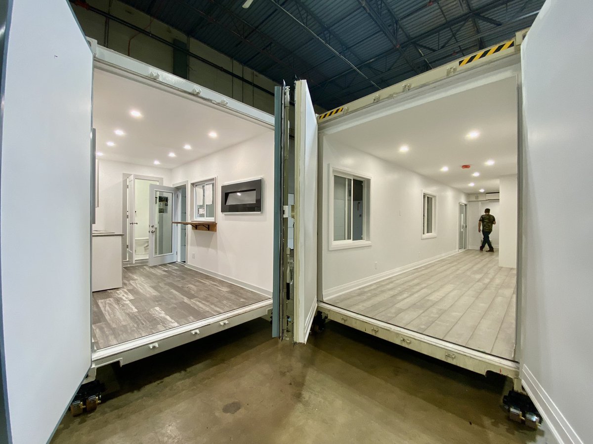 _SICBS's tweet photo. Yes, your container doors are functional! Add a deck and embrace the fresh air 🙌🏼
#containerbuilding #chicagobuilders #sustainableliving #industrialdesign #showroom #tinyhomes #greenliving https://t.co/tUBxQftbUk