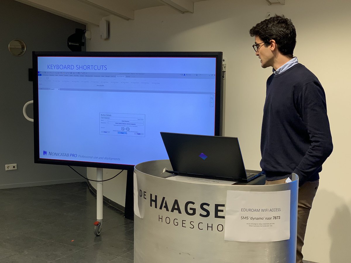 Jaime Alonso Candau van Nonica.io laat hun tool zien waarmee je script in de #revit toolbar komt