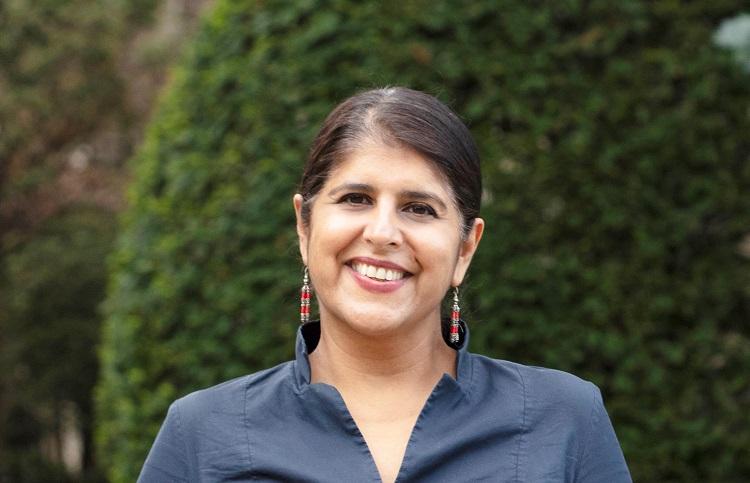 HaubLawatPace's tweet photo. Congrats to @PaceEnviroLaw Professor @SmitaNarula for receiving the @HaubLawatPace 2022 Faculty Award for Excellence in Teaching. "Her intellect, energy, and compassion make her an excellent colleague and professor,” said @egwaldman. 
Read more: https://t.co/3miyYyloOi https://t.co/pbA62PAO0M