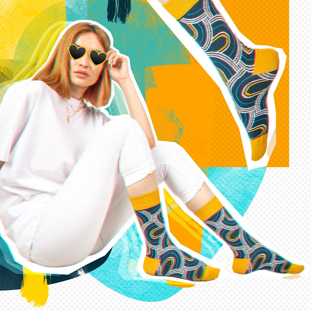 Geçmişin renkli motiflerine duyduğun özlem, retro serimizde yeniden can buldu. 

#colorcool #colorcoolsocks #colorcoolcom #socks #streetstyla #renkliçorap #desenliçorap #çorap