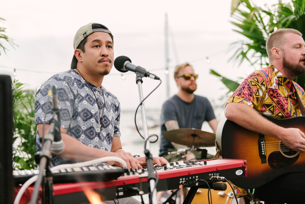 SugarshackLive's tweet photo. Passafire closed out Saturday night of RRU22 at our pop-up stage and the vibes were top notch- can’t wait for you to check this one out!

Full 15 minute set here: https://t.co/pllSb4xLbo

#sugarshacksessions #acousticmusic #reggaemusic #reggaeriseup #passafire #passafireband https://t.co/3LiBwTgYv3