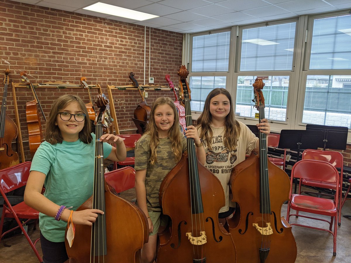 mrs_ramsingh's tweet photo. I'm going to miss my 4th grade bass players. These young musicians were so fun to teach this year. ๐ต๐ช#girlpower #bass #elementaryorchestra @Jackson_Ave https://t.co/7zzcuBMSzJ