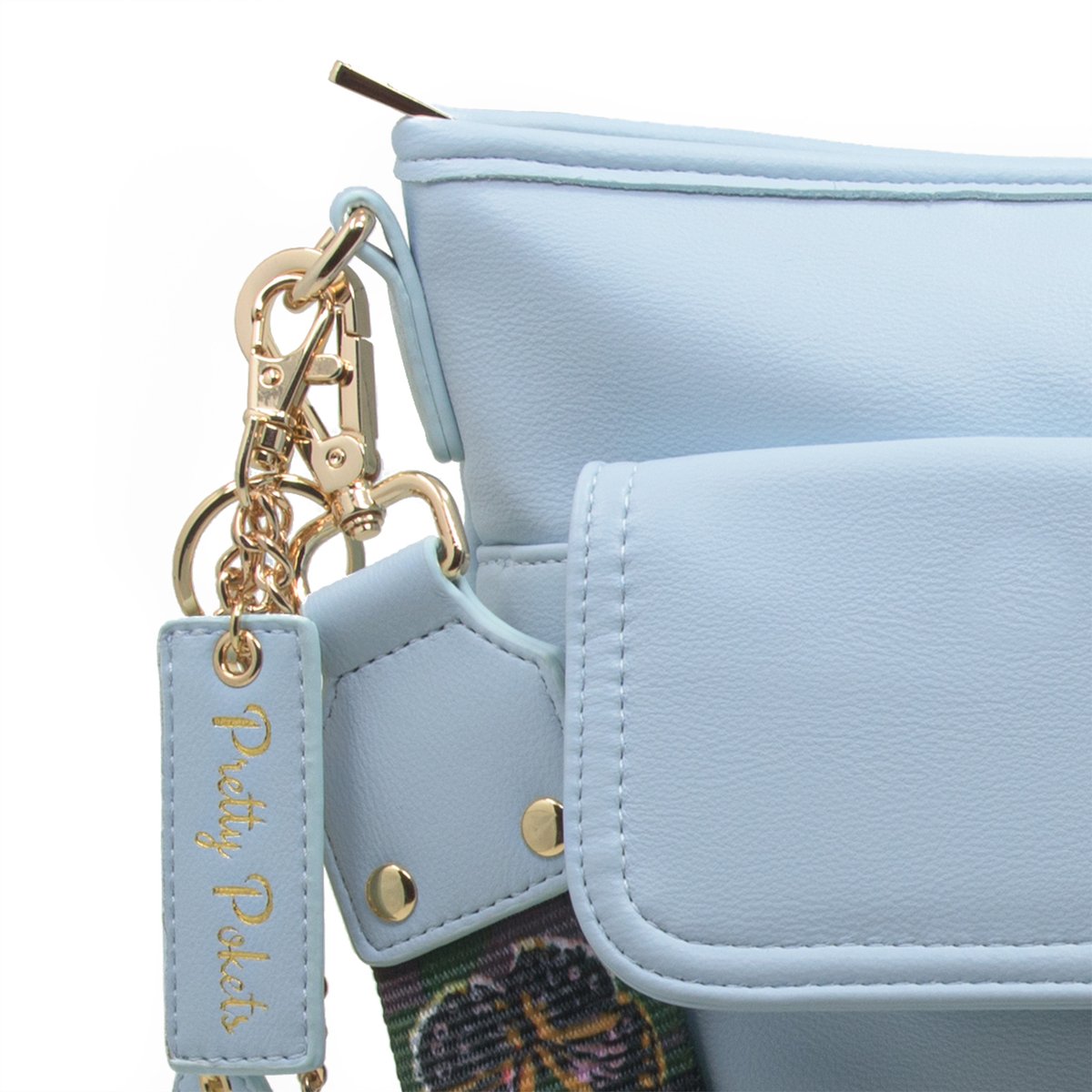 PrettyPokets's tweet photo. All about the details! #crossbodybag  #laptopbags #laptoplifestyle #macbookcase #bookbag #backpacks #workbag #womenownedbusiness #womenownedsmallbusinesses #style #veganbags #veganleather #pinkbags https://t.co/bW3YF3THh0