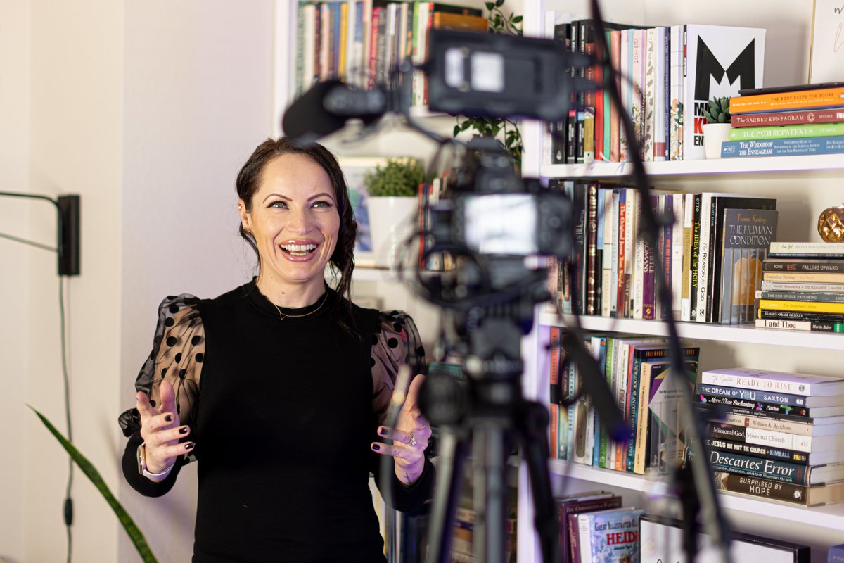 TreeFan_Events's tweet photo. In a recent interview I was asked, what is the #1 thing that virtual/hybrid speakers still struggle with?
https://t.co/YaUEpCcJWD
#virtualspeaker #hybridevents #hybridspeakers #womenproducers
#womenineventtech #eventprofs https://t.co/W2oUpWuhlh