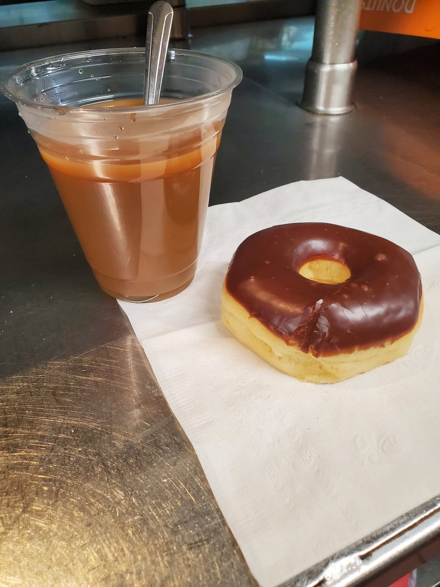 Dione16's tweet photo. HAPPY NATIONAL DONUT DAY!!!#ChilisLove #43ForTheWin https://t.co/9pXJKdpOkN