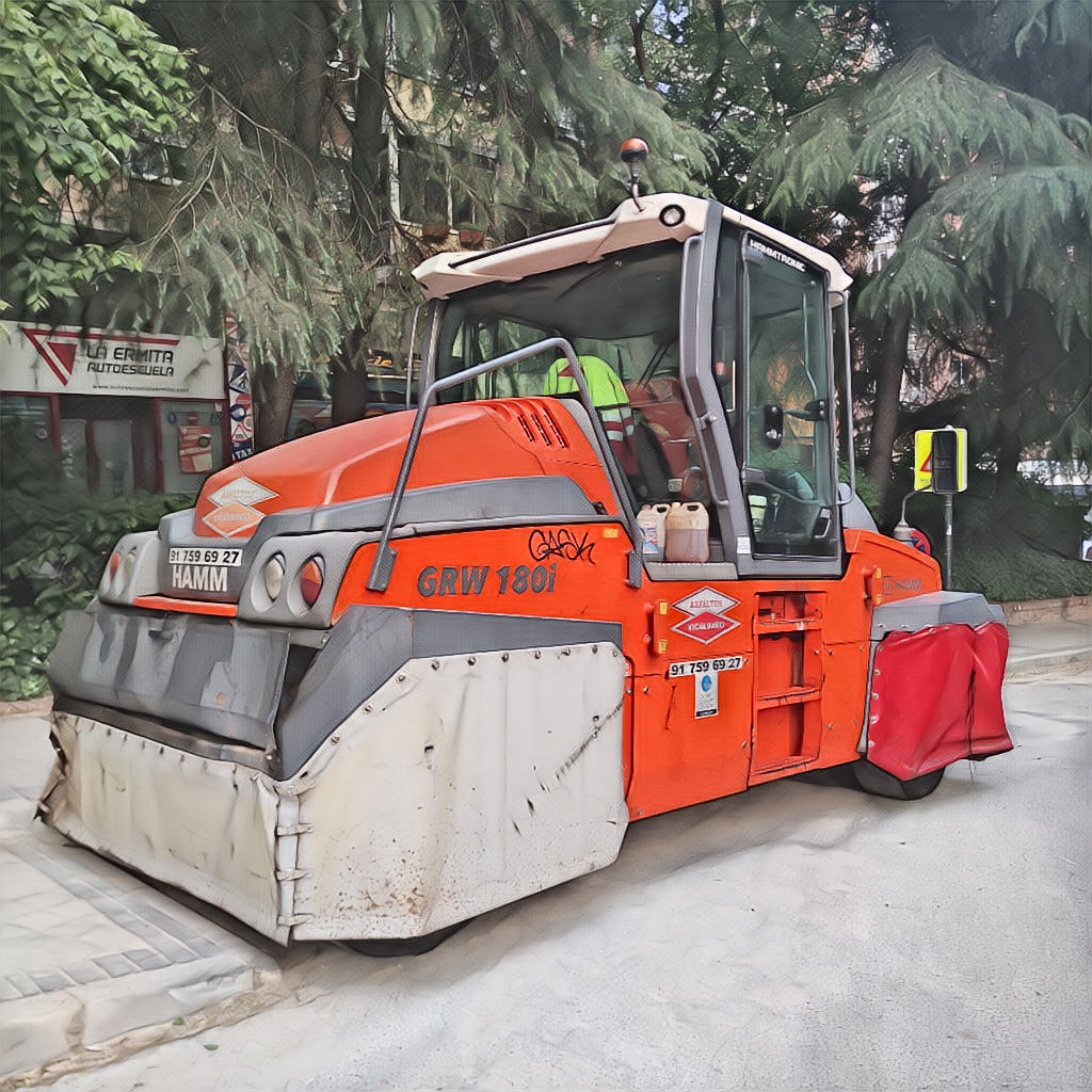 Tras cinco meses de obras llegan las maquinas para asfaltar la Colonia Aguilón....🚜