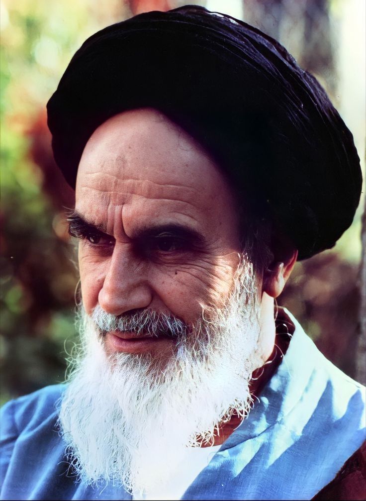 A_Fatholahi's tweet photo. امام خمینی(ره) روح حقیقی خدا در کالبد زمان ما بود که توانست شرق و غرب با آن همه دبدبه و کبکبه را مقهور سیاست و کیاست خود سازد و تمام معادلات دنیای مادی را برهم بزند!
یاد آن مرد الهی گرامی و راهش پر رهرو باد! https://t.co/81zaVBtLVf