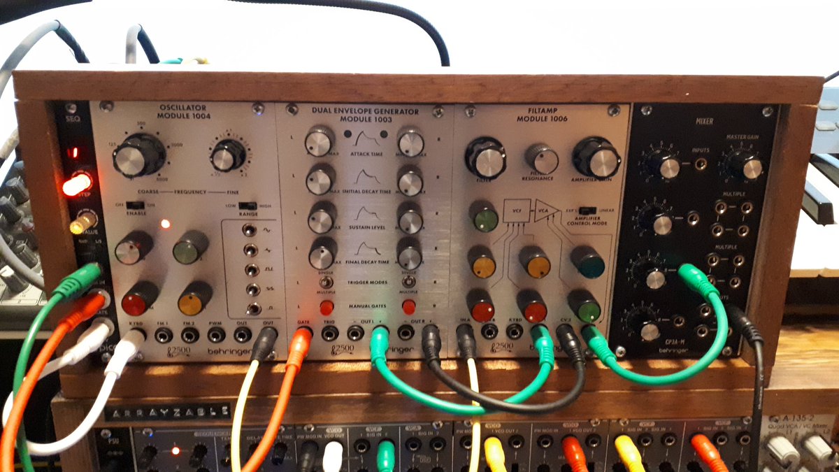 Arrayzable's tweet photo. I really like my new addition to my #eurorack collection. A little case consisting of a Pico SEQ, three #Behringer 2500 modules plus a mixer from the Moog-clone series. I especially love that the wires don't get in the way of the knobs! Beautiful on eyes and ears! https://t.co/5UxOCPoem8