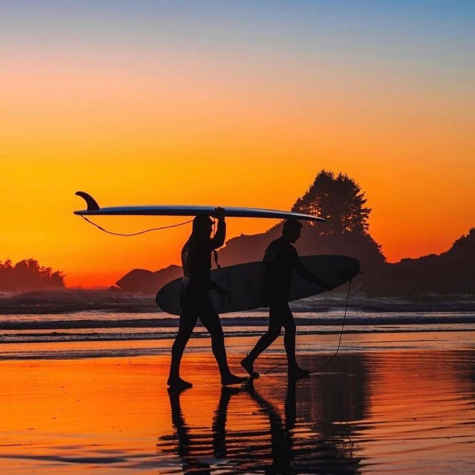 Gorgeous sunsets and amazing surf await you.

@tides_and_vibes

#staysafe #tofino #ucluelet #explorebc #photography #beach #surf #surfing #beautiful #travel
