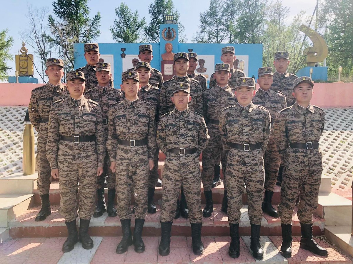 Хугацаат цэргийн алба хаагчид их, дээд сургуульдаа үргэлжлүүлэн цахимаар суралцах боломж, нөхцөл бүрдсэн юм. Энэ хүрээнд ахлах байлдагч Б.Билгүүн өнөөдөр “Соёл-Эрдэм” дээд сургуулийг программ хангамж мэргэжлээр дүүргэж, амжилттай төгслөө.