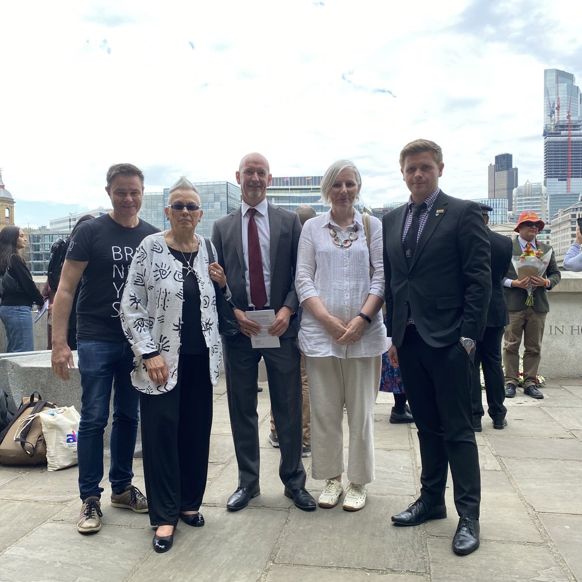 Powerful & moving Service of Remembrance on the 5th Anniversary of London Bridge & Borough Market attack Humbled to lay a wreath at the new permanent memorial that my colleagues and I helped secure. A reminder that those that seek to divide us will fail victorchamberlain.mycouncillor.org.uk/wp-admin/post.…