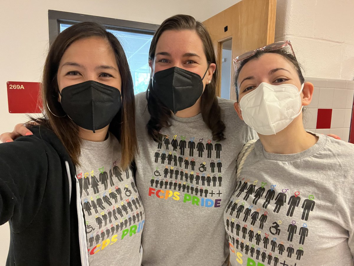 Mrs. Duran-Russell ππββ¬π (@msduranahs) on Twitter photo Celebrating the start of Pride Month in the English department!!! πβ€οΈπ§‘πππππ€π€ππ€ππ³οΈβππ³οΈββ§οΈπ
<a href="/FCPSPride/">FCPS Pride</a> <a href="/AtomicTeacha/">Mrs. Mathis</a> <a href="/MrsKapSays/">Tricia P. Kapuscinski</a> #AtomNation Celebrating the start of Pride Month in the English department!!! πβ€οΈπ§‘πππππ€π€ππ€ππ³οΈβππ³οΈββ§οΈπ
<a href="/FCPSPride/">FCPS Pride</a> <a href="/AtomicTeacha/">Mrs. Mathis</a> <a href="/MrsKapSays/">Tricia P. Kapuscinski</a> #AtomNation
