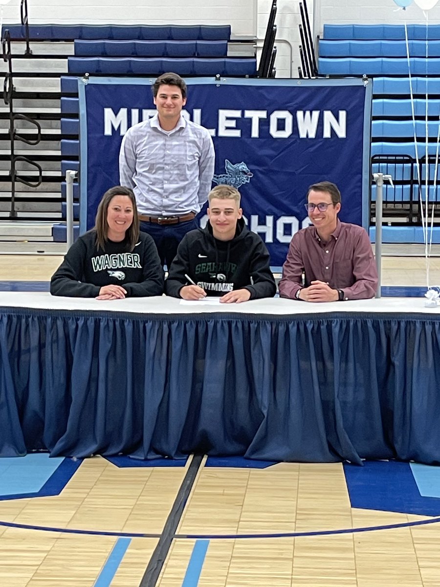 Congrats to our seniors who will continue their athletic careers in college!

- Daniel Lapham, <a href="/EasternBSB/">Eastern Baseball</a> 
- Ryan Quinn, <a href="/AMCAT_Baseball/">Anna Maria Baseball</a> 
- Mason Neumann, <a href="/DeanAthletics/">Dean Bulldogs</a> 
- Drew Strickland, <a href="/WagnerAthletics/">Wagner Seahawks</a> SWIMMING! 

#ctbase