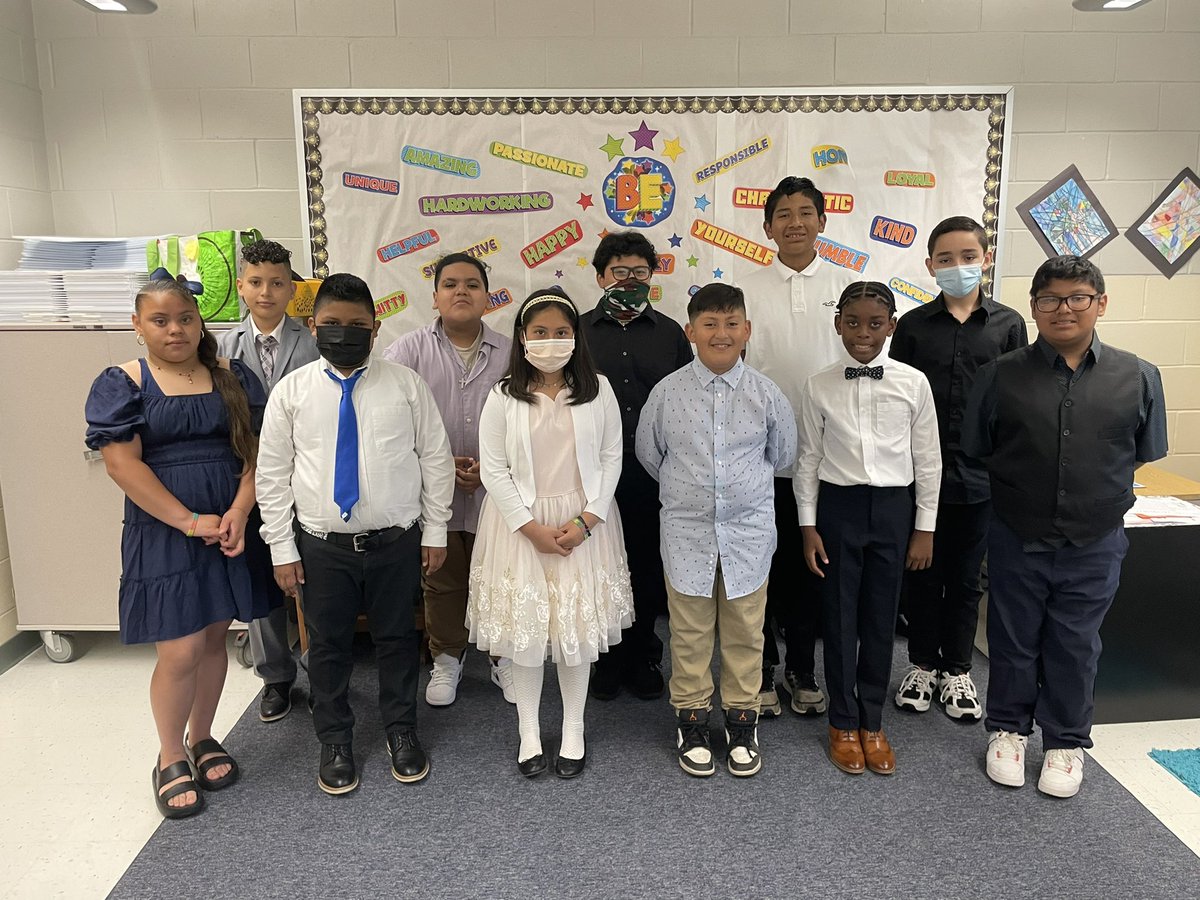 MsHochstaedter's tweet photo. Students did an amazing job at the 5th grade social dance! Their hard work paid off, so proud of all of them!! 💃🏼🕺💚 @AmerigoSchool https://t.co/DUQC9RzCnH