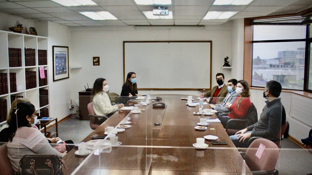 seremieconomia8's tweet photo. 🙋🏻‍♀️🐟Durante esta mañana, junto a la presencia de Valeska Montes, encargada de género de @SubpescaChile realizamos un encuentro de trabajo con dirigentas de las Plantas Procesadoras #FESIP y #ASIPES 🎣 https://t.co/hcNLgoij3a