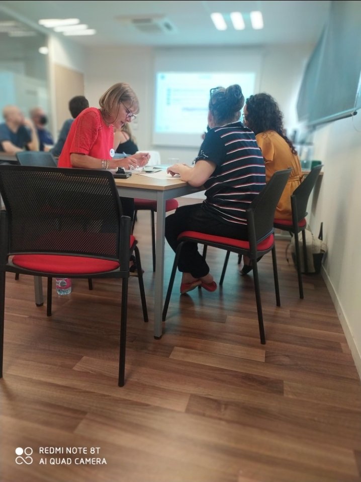 StawiarskiAure1's tweet photo. 1️⃣er Pack de #Remobilisation à l'agence @Poleemploi_oc #Perpignan #SantVicens pour faciliter les retours à l'emploi ➡️ demandeurs d'emploi de longue durée 🤝conseillers ensemble #Partage ✅ #Alliance de travail ✅ #Parcours ✅ 👌👌👌 https://t.co/YEPXEOPt5Z