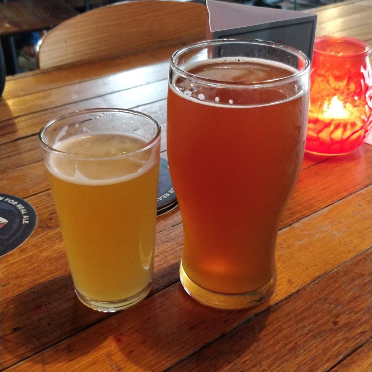 A <a href="/walledcitybrew/">#CraftBeer 🍻🤘</a> Wit and <a href="/nornironbrewco/">Norn Iron Brew Co</a> Best Bitter ahead of the Walled City takeover tonight at 6pm <a href="/NLightsBelfast/">Northern Lights</a>  #BelfastBeerWeek #Beer #CraftBeer #Realale #RealCider #NorthernIreland #Belfast