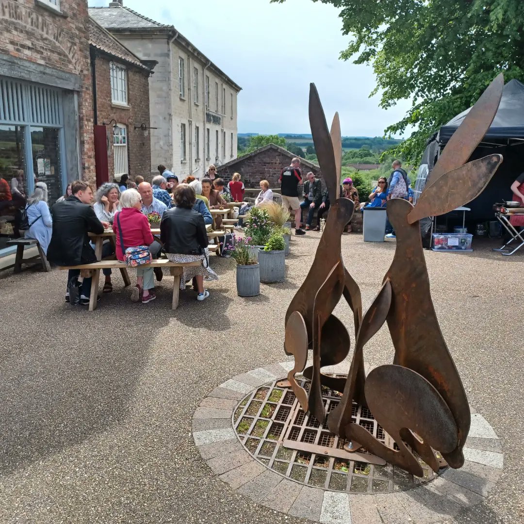 Brilliant first day at the #MaltonFoodLoversFestival. Loved the #MaltonSculptureTrail too! 
Hope the great weather continues for the next few days, and everyone has a great weekend!
<a href="/visitmalton/">Visit Malton</a> <a href="/ArtEvironmental/">evironmental_art</a> <a href="/ahhstudiocolle1/">ahhstudiocollective</a> <a href="/SalTaylorArtist/">Sally Taylor</a>
#bankholiday #coffeelovers