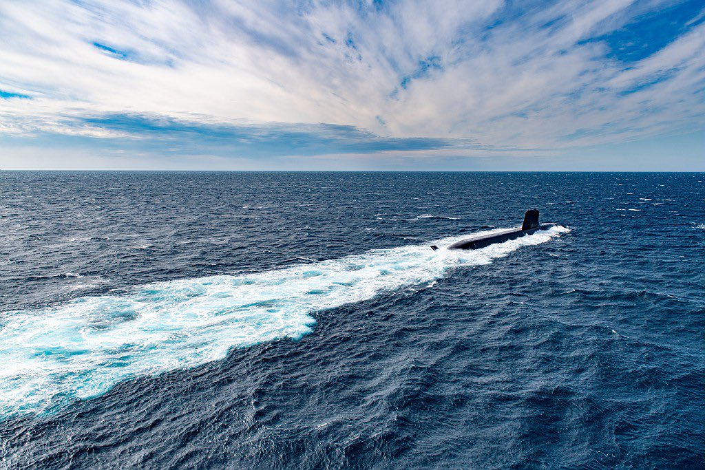 CEMM_FR's tweet image. Admis au service actif, le Suffren est le premier Barracuda à entrer dans la vie opérationnelle. Un sous-marin prometteur fruit de l'excellence de nos ingénieurs : @DGA @navalgroup @Technicatome. Bon vent et bonne mer au Suffren et à son équipage !