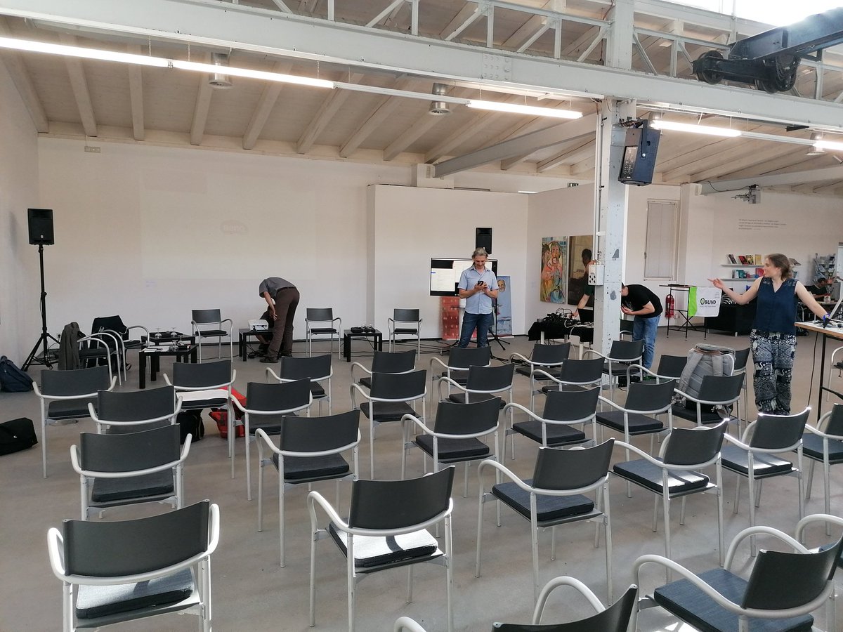 P4F_Dresden's tweet photo. Die Vorbereitungen des OB-Wahlforums von BUND DD, @FFFDresden, @DresdenZero &amp; uns laufen. Um 👉19:30 Uhr geht's los, vor Ort oder bei @coloradiodd: https://t.co/EYDQNUT9WZ
oder auf YouTube: https://t.co/kmUPt0l92q #OBWahlDD 1/x https://t.co/ZKWbll5YRL