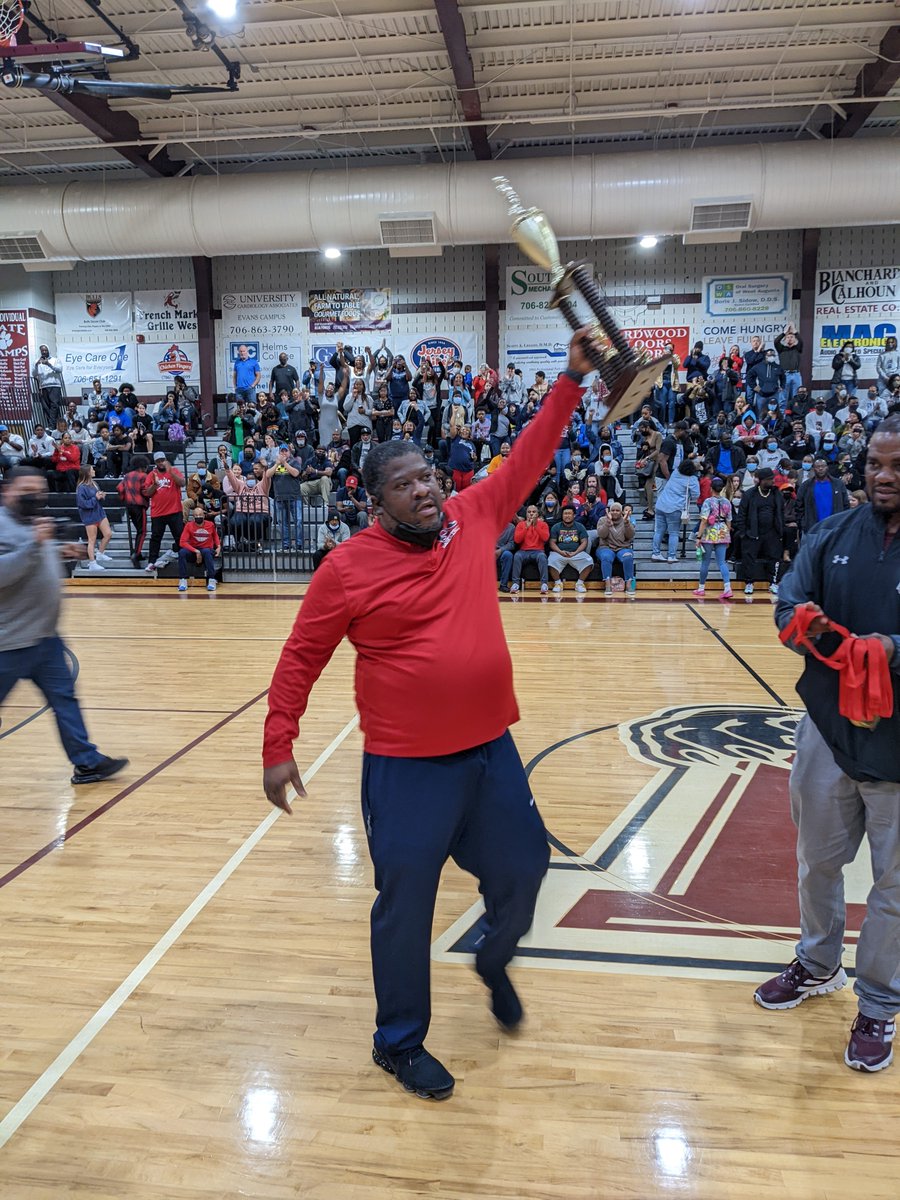 It's been about 24 hours since the news broke &amp; it still hasn't fully sunk in. We are😢to see him go but we are also so happy for him &amp; wish him the best in Walterboro. In his 3 years, we had 2 Region🏆&amp; an Elite 8 appearance so his legacy is FOREVER submitted in the GT rafters.