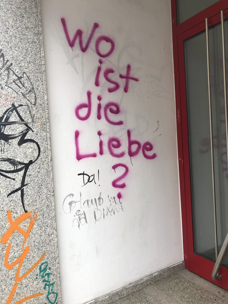 Fuchsbau_22's tweet image. Auf den Spuren von @janskudlarek ✌🏻✌🏻#SuperRecognizer nicht nur Gesichter sondern Orte &amp;amp; andere Sachverhalte…Ich habe diese Ecke vermutet &amp;amp; tatsächlich über die Wiedererkennung erschreckt 😅😅 Vielleicht Zufall oder tatsächlich eine verhältnismäßig gute Einprägung?! 😅🤔#Marburg
