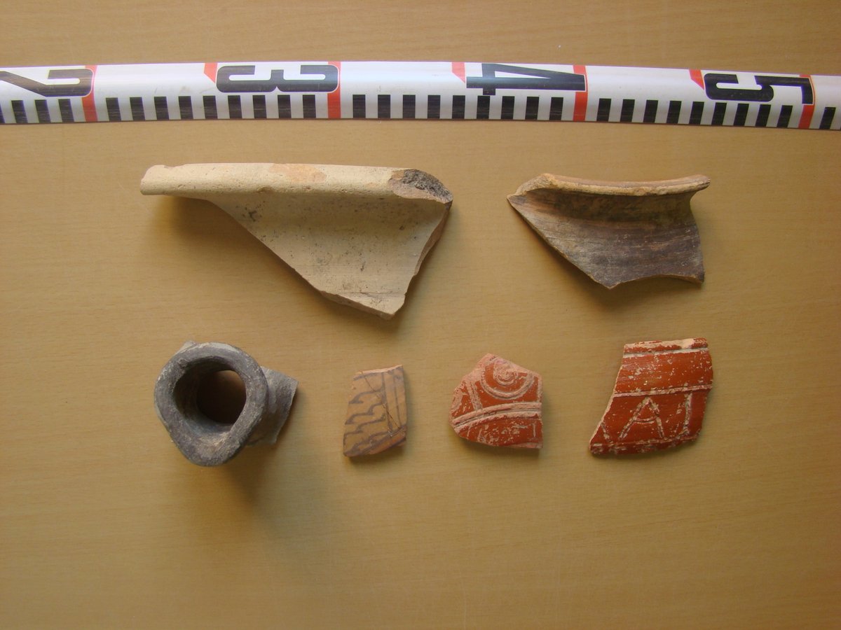 NovasArq's tweet photo. Año 2008: algunos materiales romanos recuperados en la apertura de una zapata en una obra sita en C/ #Pozo_Amargo, de #Toledo. #novasarqueología #TSHT https://t.co/bLaRTzDP9q