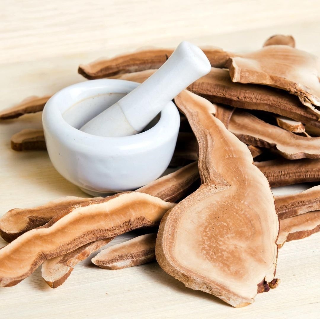 Have you discovered the immense benefits of including reishi mushroom into your daily supplement routine? According to Shen Nong, when consumed on a regular and long term basis, Reishi mushroom will “lighten the body and prevent aging, extend one's life, and make one an immortal.