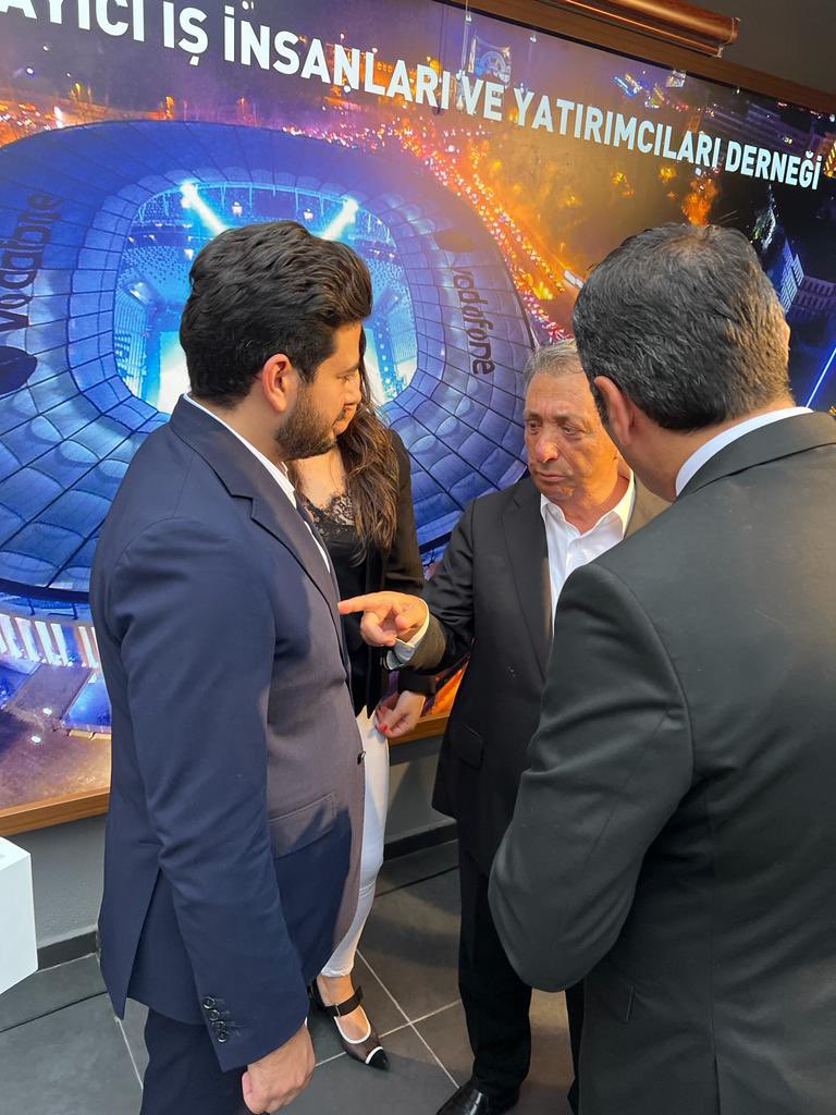 Vefa Group CEO’su Ömer Faruk ÜRÜM Beşiktaşlı Sanayici İş İnsanları ve Yatırımcıları Derneğinde düzenlenen törende <a href="/Besiktas/">Beşiktaş JK</a> Başkanı Sayın Ahmet Nur ÇEBİ’den plaket aldı. 

Vefa Group Ailesi olarak Sayın Başkanımıza ve <a href="/besiyad/">Besiyad</a> Yönetimine teşekkürlerimizi sunuyoruz. 

<a href="/OmerUrum/">Ömer Ürüm</a> 👏