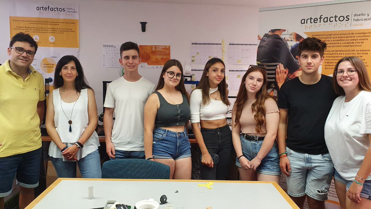 artefactos_org's tweet image. 👩‍🏫 Hoy nos visita en el #lab un grupo de alumnas/os del IES Xixona, que dirigidos por Sofía García realizan un proyecto sobre #biomedicina y ayuda en la calidad de vida de las personas.
¡Aquí hay #futuro!

#Investigación #3Dprint #talento #STEM @UA_Universidad @EPSAlicante