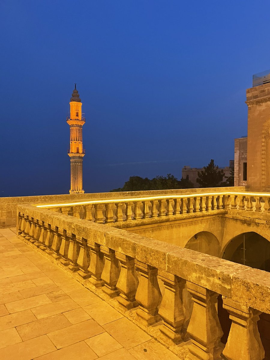 aycaokay3's tweet photo. Özlemi çekilen medeniyet seviyesi Mardin’de bulundu. https://t.co/6Z5fF4P2VZ