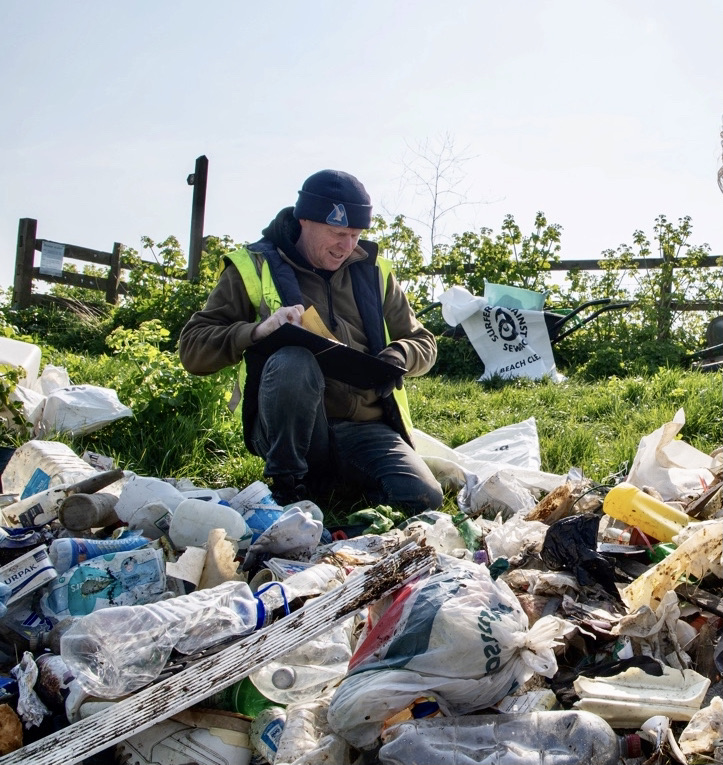 Great news! Andy Dinsdale of Strandliners CIC has received a Platinum Champions award from RVS in recognition for his amazing work for the environment and our local communities. 
#CleanerRiversCleanerSeas
#CitizenScience
#CommunityEngagement
