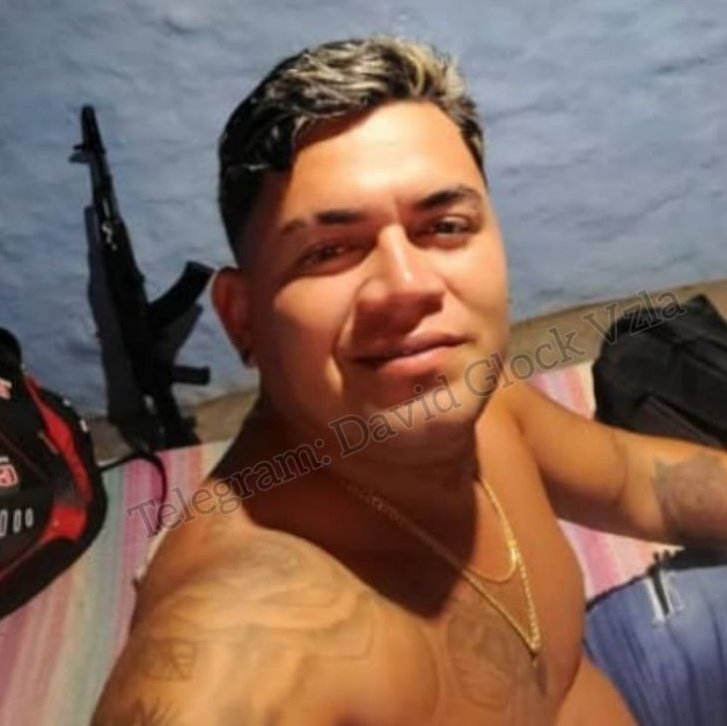Birrilly's tweet photo. (((ASÍ QUEDÓ))) Vía #DavidGlock #Miranda Comisión del #CCP #OcumareDelTuy fue atacada por miembros de la banda de #CarlosCapa, en el hecho murió alias #ElJacksito, se recuperó un fusil #AK103 de la #GNB @ReporteYa @CronicaPolicial @RPolicial @policiactiva @JalabolasRojo @NTN24 https://t.co/AeZvmFBZnU