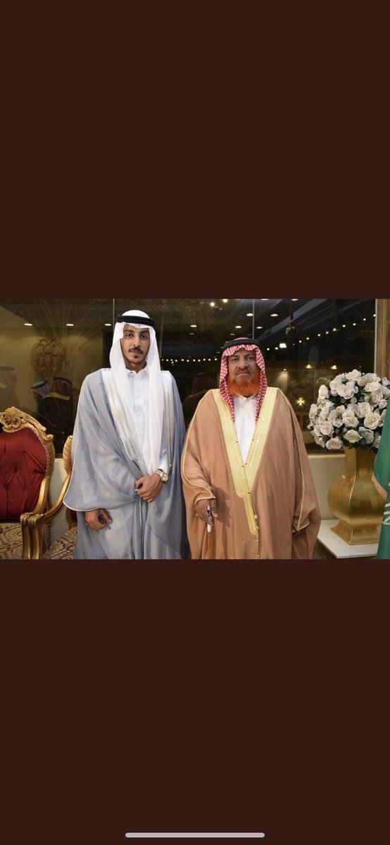 ابوي واخوي والصورة دليل اعتزاز
اي والله ان الثنين بصدري اغلى ثنين

ما كنهم في الوقوف اعلى جبال الحجاز
لكنهم مع بعض في القلب حاجب وعين