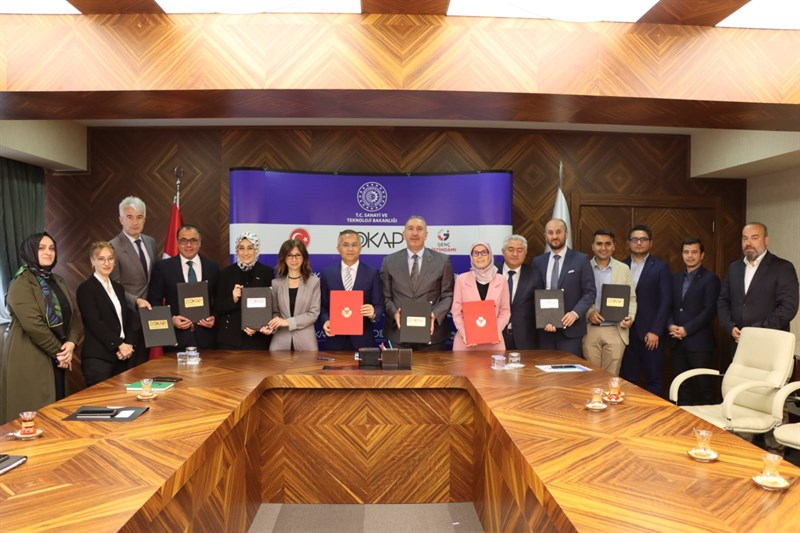 📣 DOKAP İle 4 Proje İçin Protokol İmzalandı 📣
Detaylı bilgi 👇👇
pkmrize.com/proje-haberler…
 #rizevaliliği #rize #proje #dokap 
#TopraktanTezgahaKendirİpininSerüveni