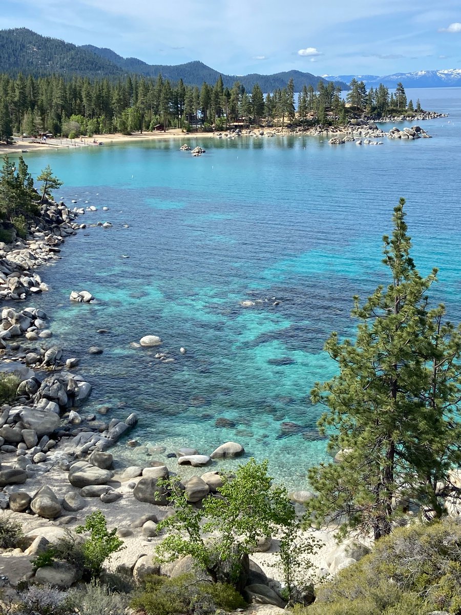 seanw801's tweet photo. Nice day for a hike to #SandHarbor #LakeTahoe The journey continues. https://t.co/mgKK7eUXwy
