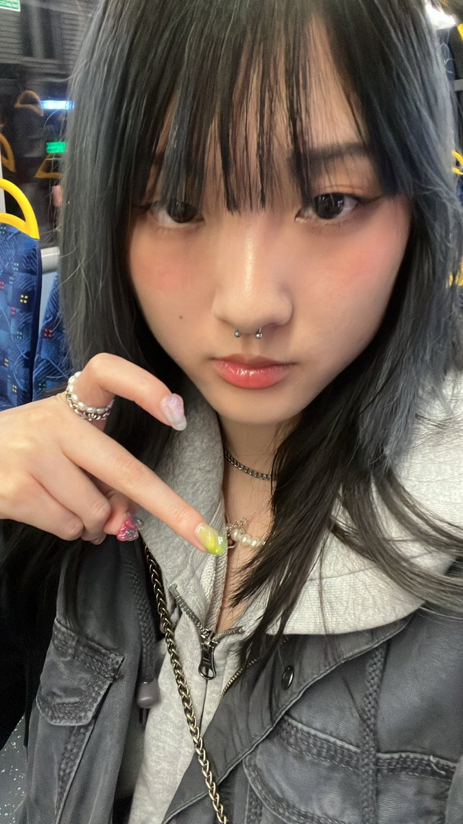 helen‧₊˚✧ tweet media