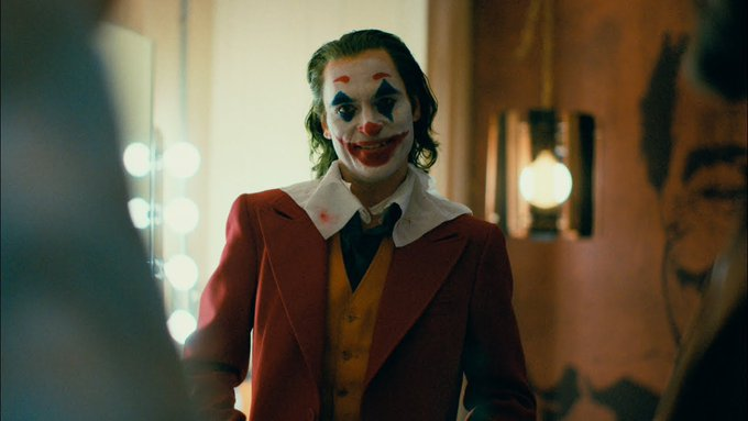 DiscussingFiiIm's tweet photo. Todd Phillips is said to be getting “pretty close” on a ‘JOKER’ sequel.

(Source: https://t.co/lPZ2KUmzPX) https://t.co/1K8DZsxzR4