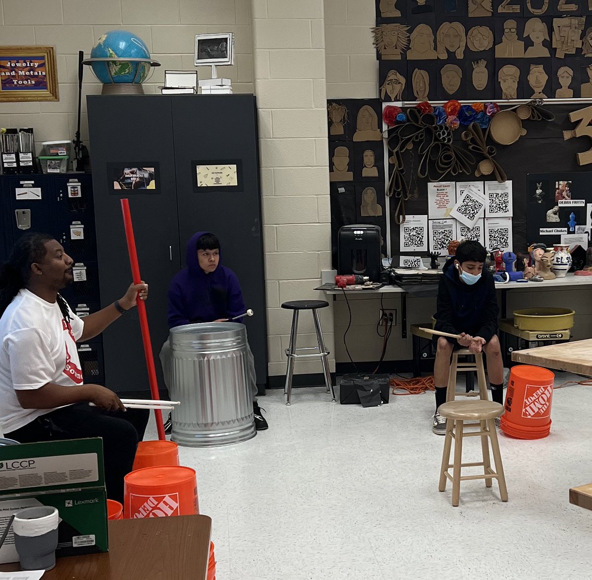 OHSFineArts's tweet photo. OHS Fine Arts said a fond farewell to Mr. Jarius Thomas today. Mr. Thomas and Ms. Tucker worked with The Masterclass’s summer intensive program to create the set and percussion of Stomp in JUST 3 DAYS! What a way to go out! #cobbartrocks #cobbperforms #osborneart @rlosbornehs https://t.co/upx7cQouli