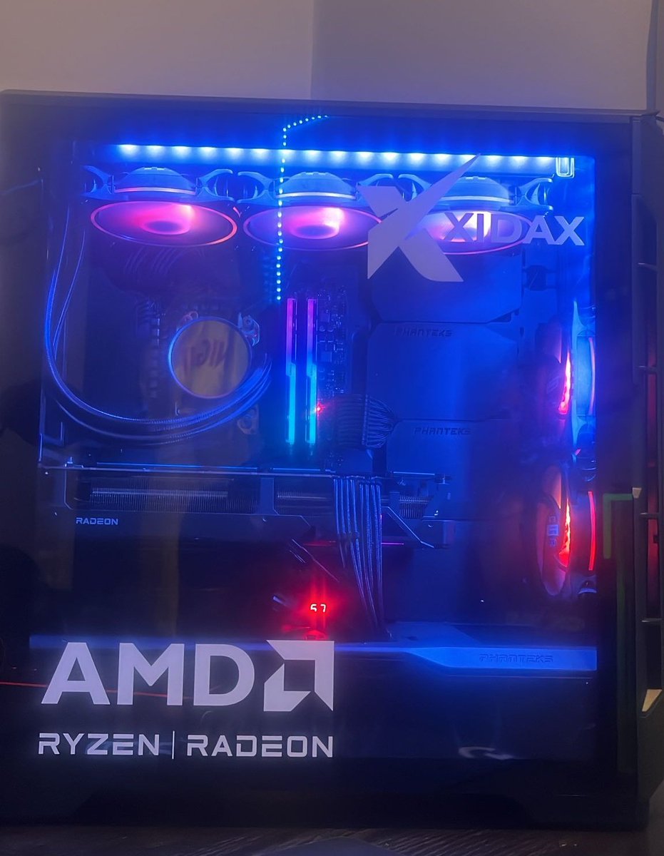 melaningamers's tweet photo. MG are excited to announce that we are now sponsored by @AMD 🤓 
We want to thank AMD for sending us an amazing beast of a PC! 🤩
-

#amdred #melaningamers https://t.co/zvVmQffQWT