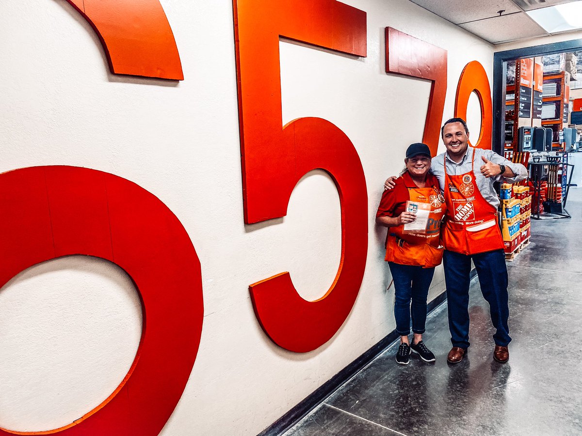 MiguelFuentesTX's tweet photo. What a Day at store 6579! We had an awesome DDW filled with some Culture/Knowledge and Recognition! Thank you Brandon and Team for the visit!
HomerAwards: Jerry DS/Mandy D90/Steve ASDS
🔥🟧🔥
#D282 #DDW #TheHomeDepot #Store6579 https://t.co/vzPeIKM9HJ