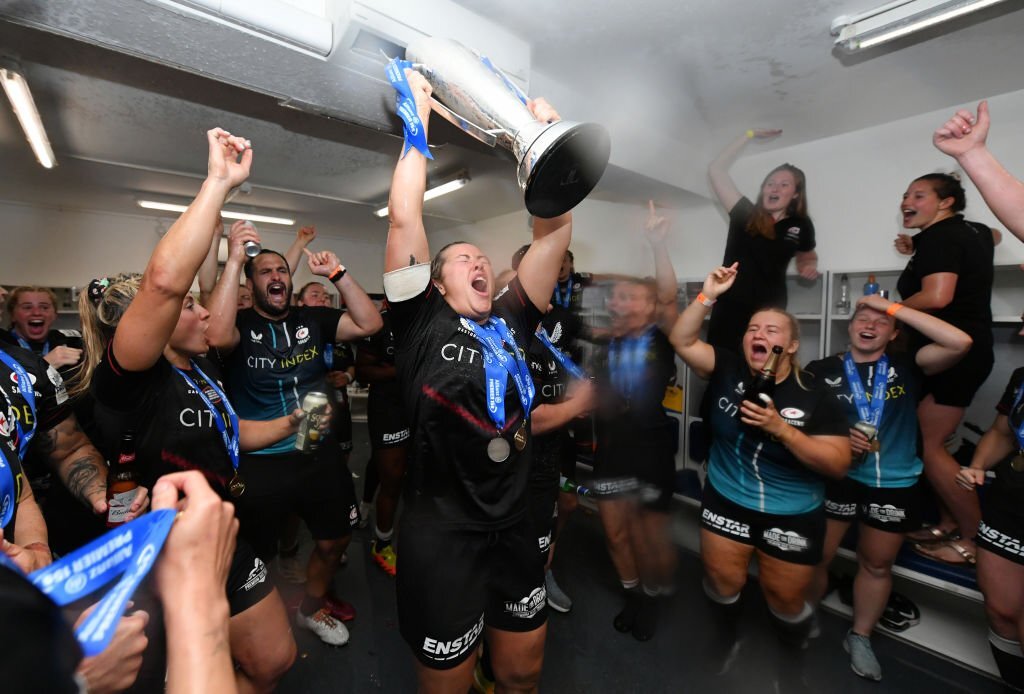 ScrumESPN's tweet photo. 👏🏻🏆¡Claro que sí, @Chipifigallo!
Con el ex jugador de #LosPumas como entrenador, el conjunto femenino de #Saracens se consagró campeón de la #Premier15 de #Inglaterra.
#FemeninoEnScrum https://t.co/uISYVeH2Il