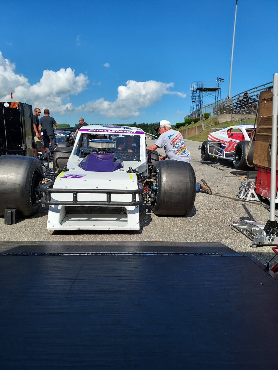 photosandracing's tweet photo. The only way to start your weekend @StaffordSpeedwy #racing #raceday #grassrootsmotorsports #grassrootsracing #racecar #raceteam https://t.co/nBUSDCFgrD