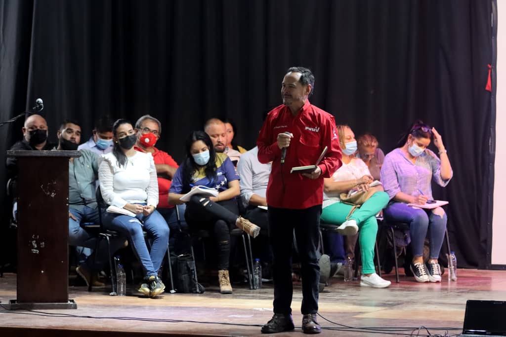 PSUV (@partidopsuv) on Twitter photo #Ahora en #NuevaEsparta el enlace estadal del PSUV, <a href="/JoseGVielmaMora/">Vielma Mora</a> orienta a los equipos políticos municipales sobre el 1x10 del Buen Gobierno.
<a href="/PSUV_NE/">PSUV NUEVA ESPARTA</a>
#SoyPSUV
#ApureEsNuestro #Ahora en #NuevaEsparta el enlace estadal del PSUV, <a href="/JoseGVielmaMora/">Vielma Mora</a> orienta a los equipos políticos municipales sobre el 1x10 del Buen Gobierno.
<a href="/PSUV_NE/">PSUV NUEVA ESPARTA</a>
#SoyPSUV
#ApureEsNuestro
