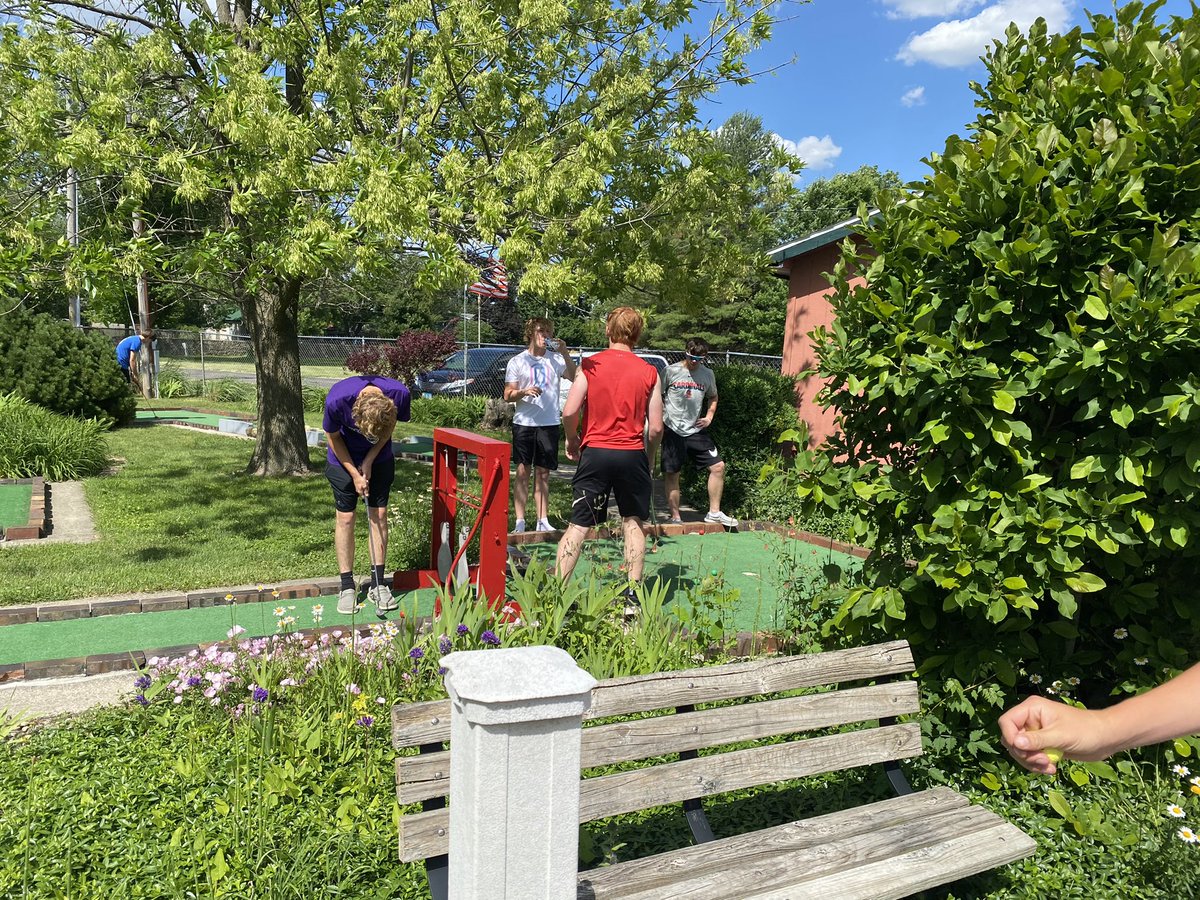 shu_jeremy's tweet photo. @centralcougsbb open up our summer season tonight at EIU. But first some competition in putt putt golf @ShubertMason and @SchrageZane led with three hole in ones a piece!  #traditionnevergraduates #618hoops https://t.co/rjsa8KEhfS